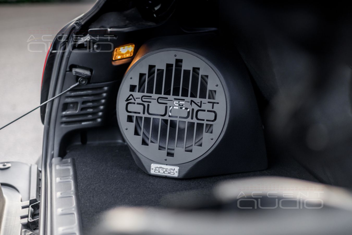 Аудиофильский сабвуфер Dego в Smart Fortwo 