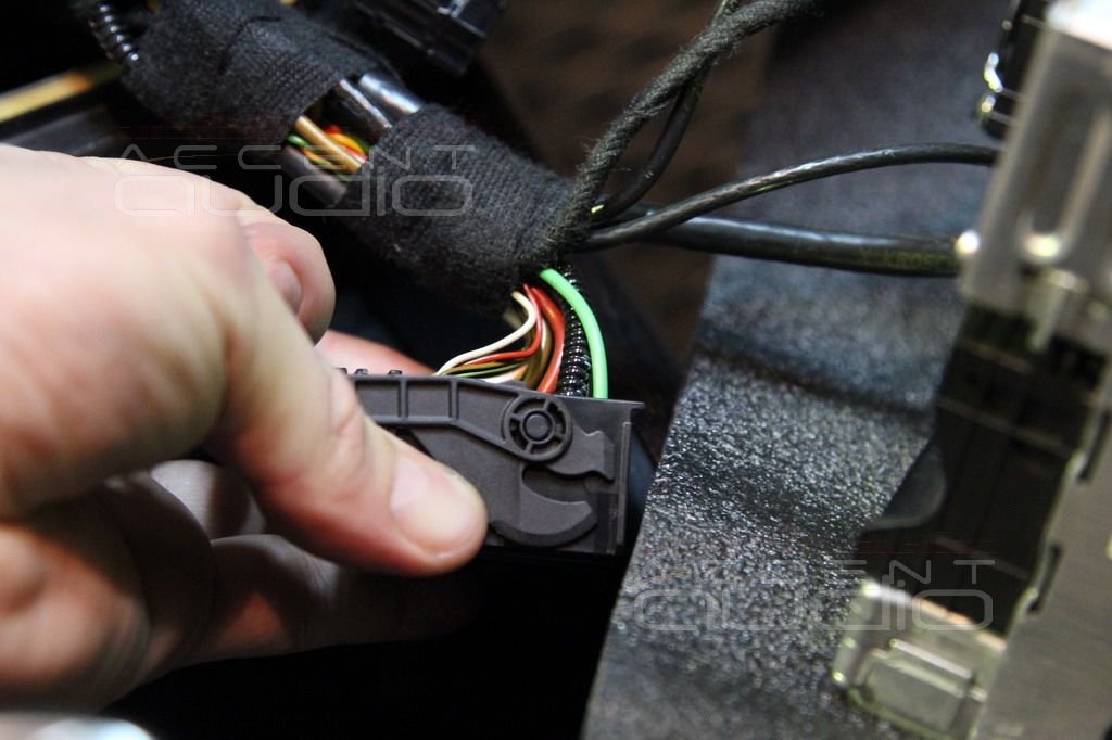 Установка Audison DA1 Bit в BMW X5