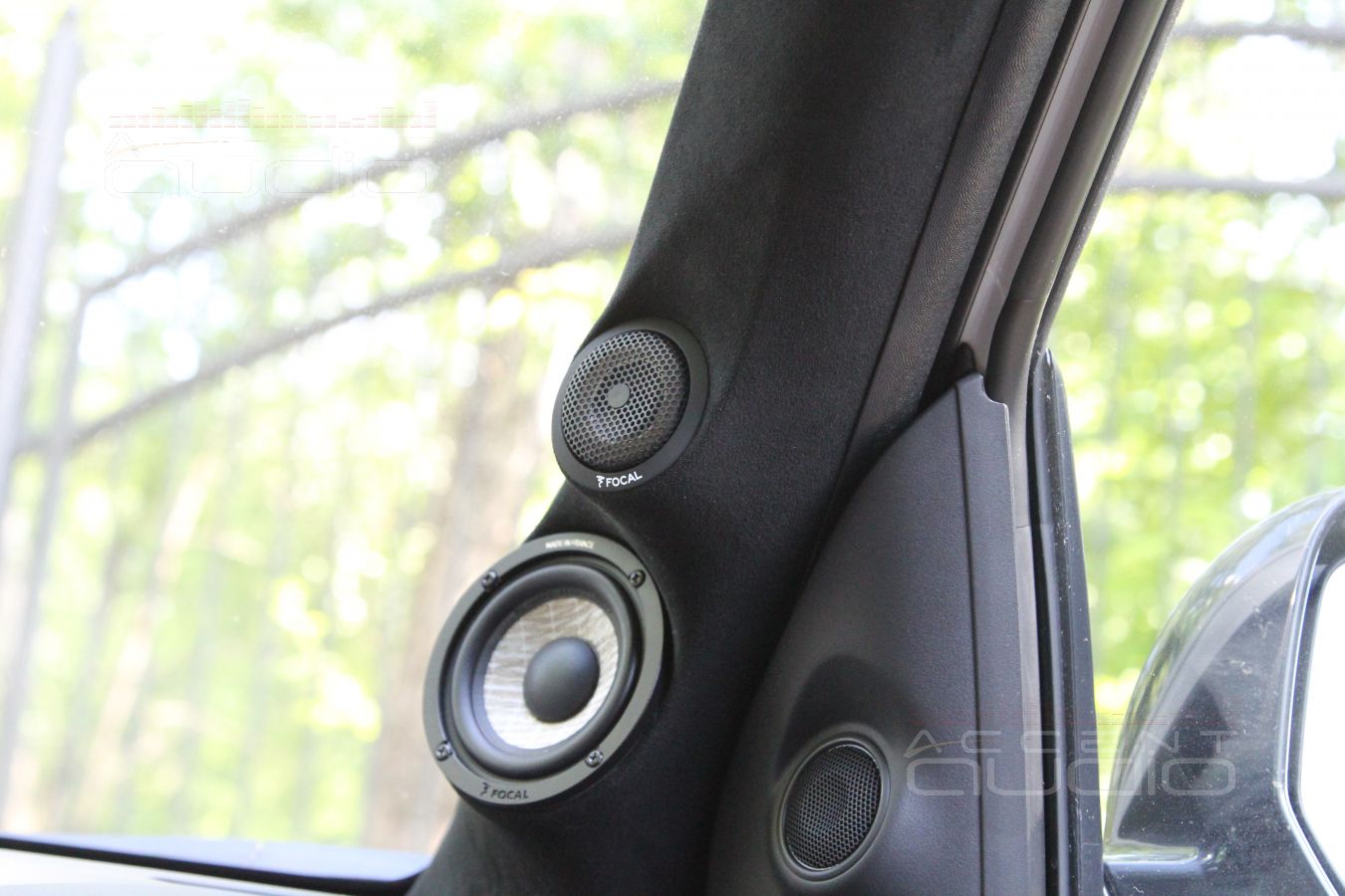 Подиумы под СЧ-ВЧ излучатели в Mitsubishi Outlander 