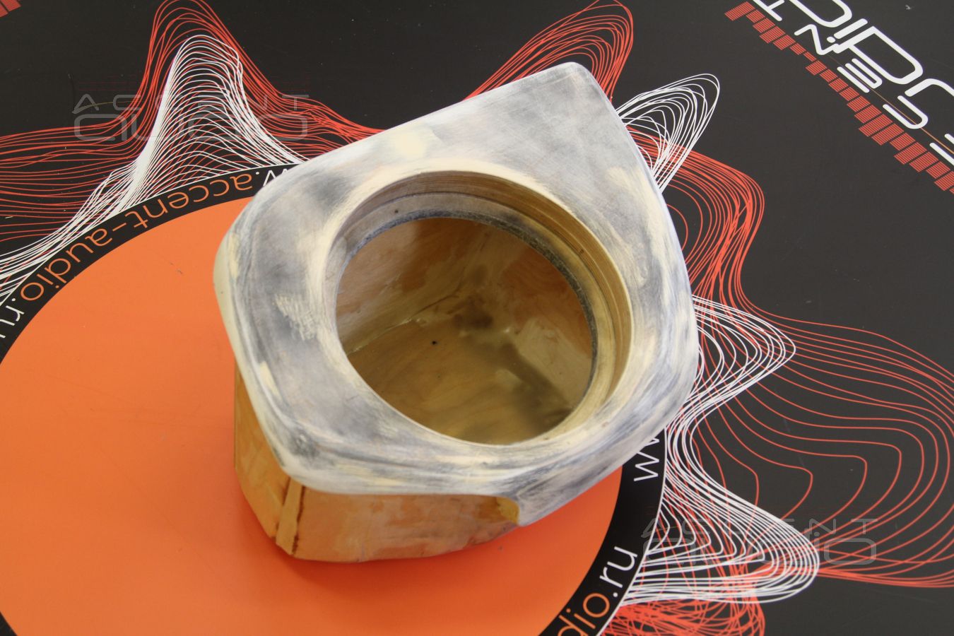 Сабвуфер стелс с головкой от JLAudio специально для BMW 730LD