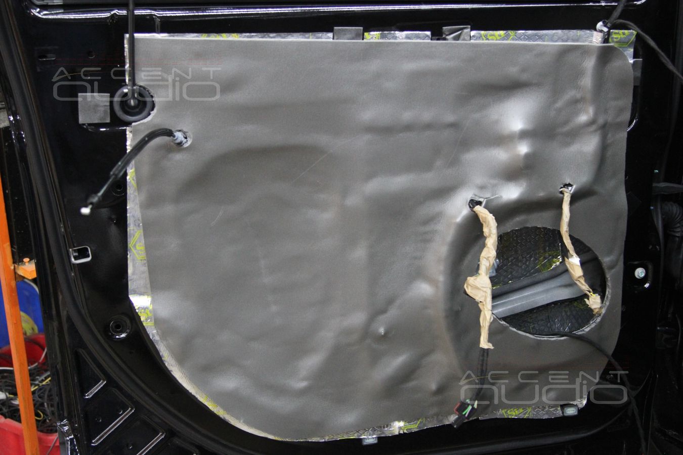 Установка акустики в Ford Explorer 2014