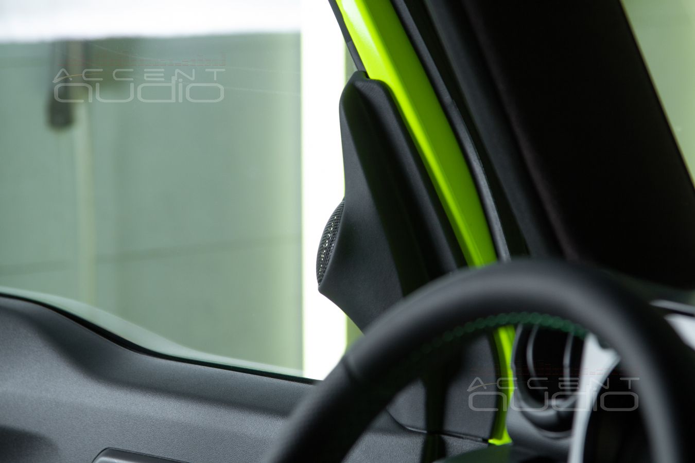 Правильная установка правильных широкополосных динамиков SOAudio в Jimny