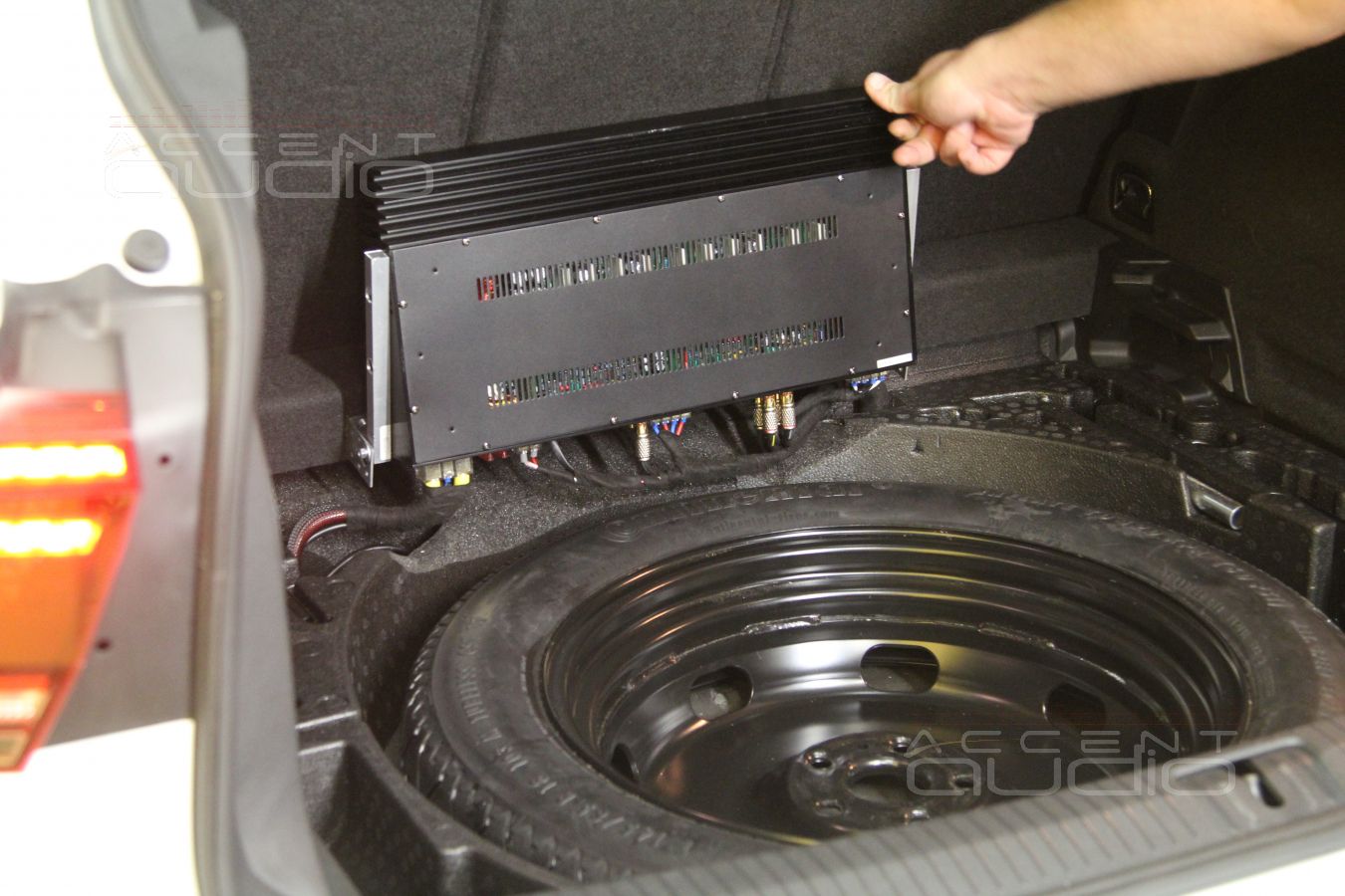 Интеграция пятиканального усилителя E.O.S в новом Volkswagen Tiguan