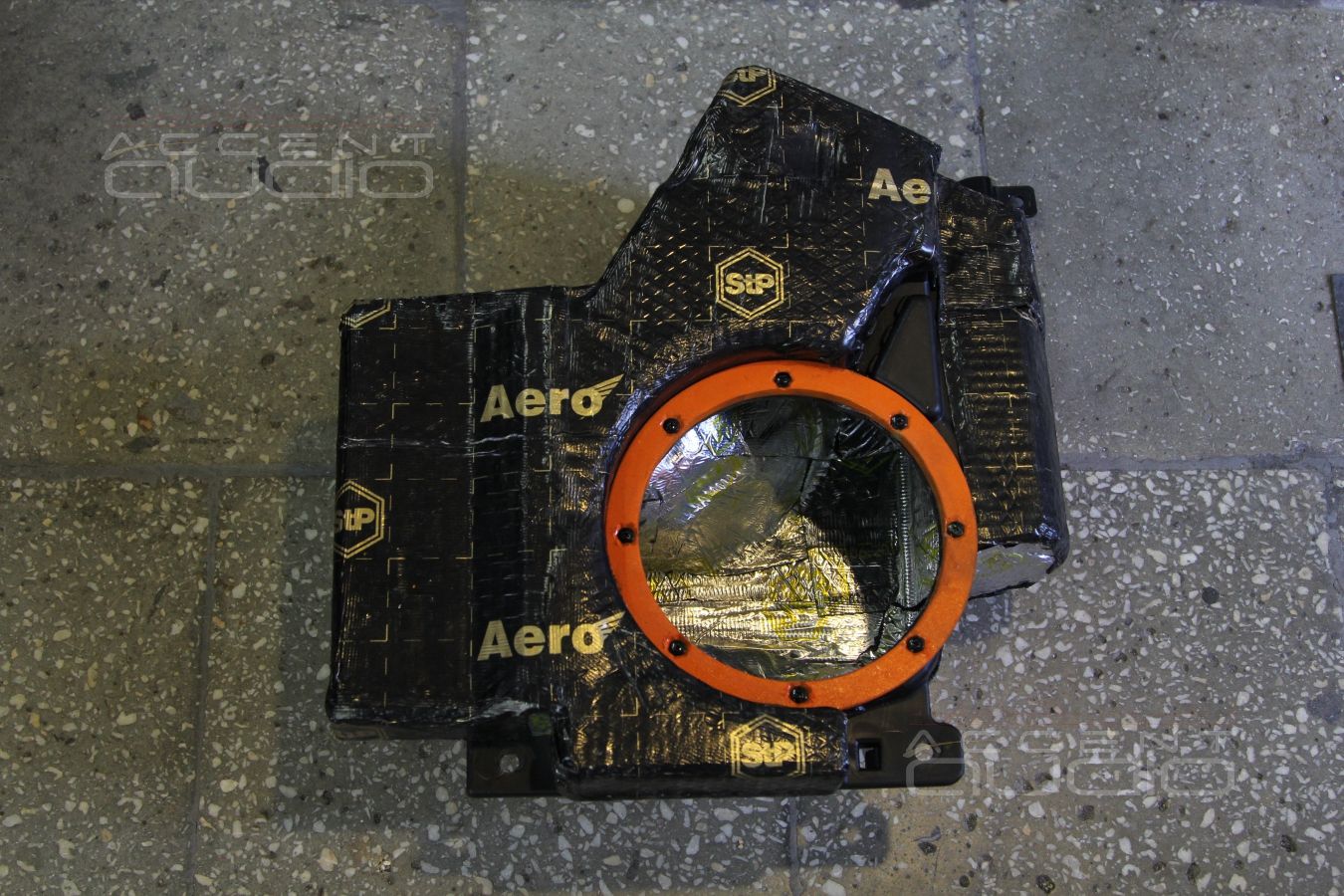 Сабвуфер в Ford Explorer 2014