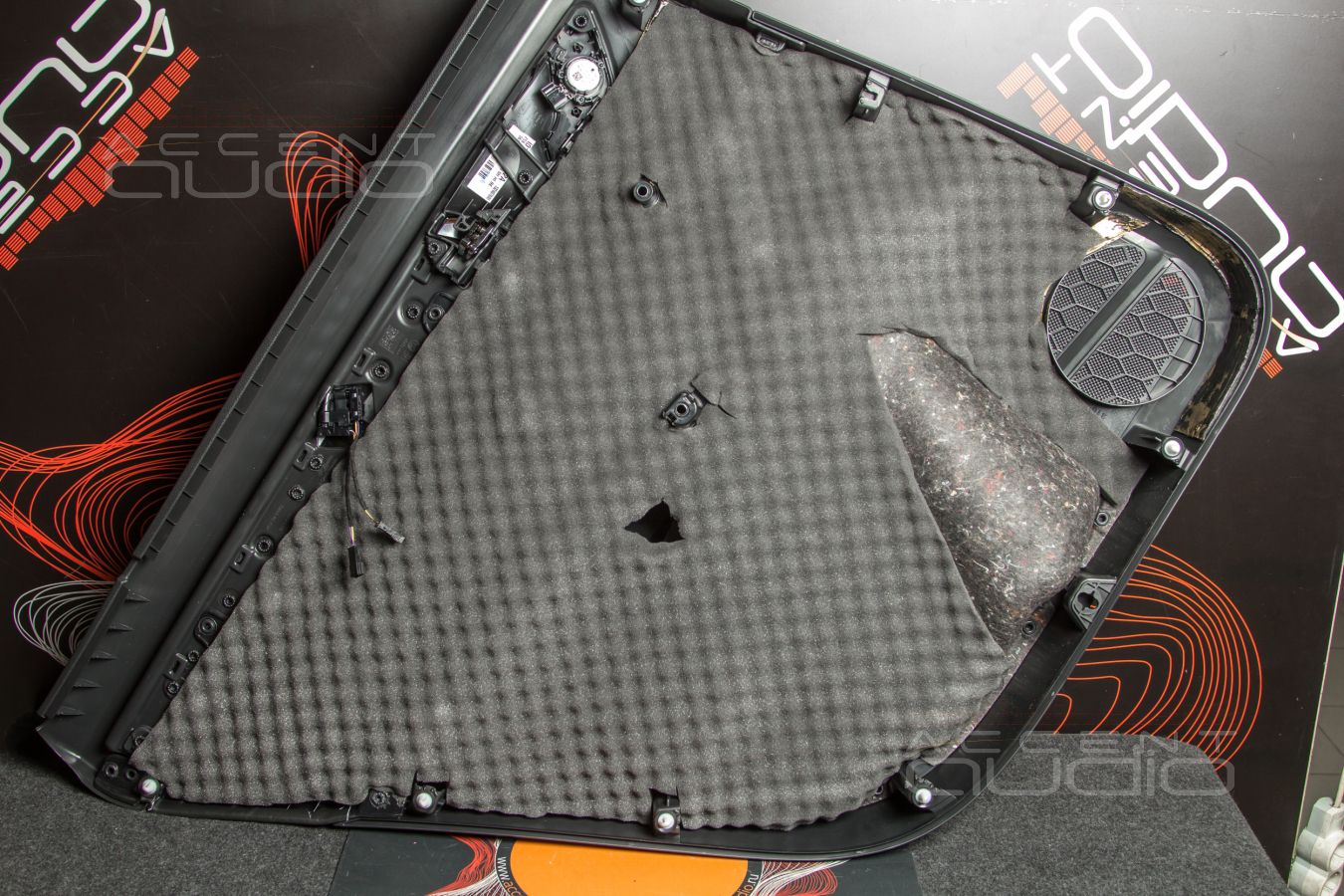 Шумоизоляция Skoda Kodiaq новыми материалами STP AEROCELL