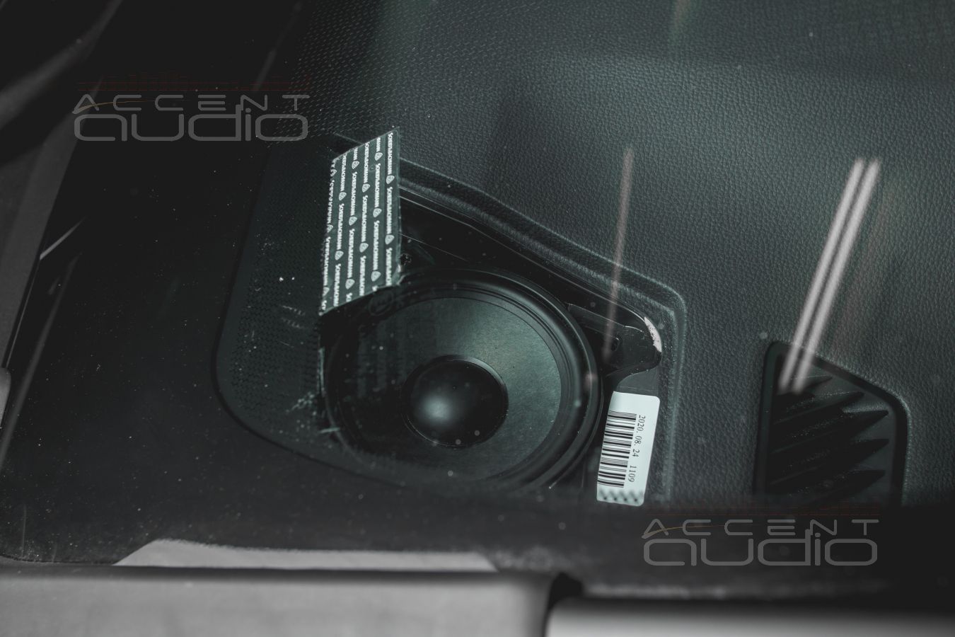 Установка среднечастотных динамиков штатно в нештатные места Toyota RAV4