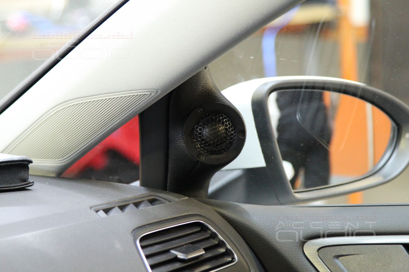 Установка акустики в Volkswagen Golf 7