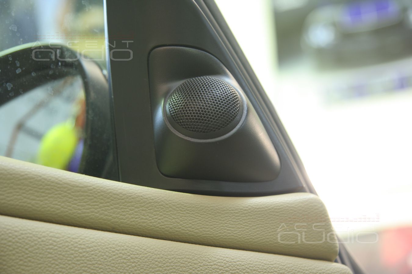 Установка твитеров AD в штатные места BMW 330i E90