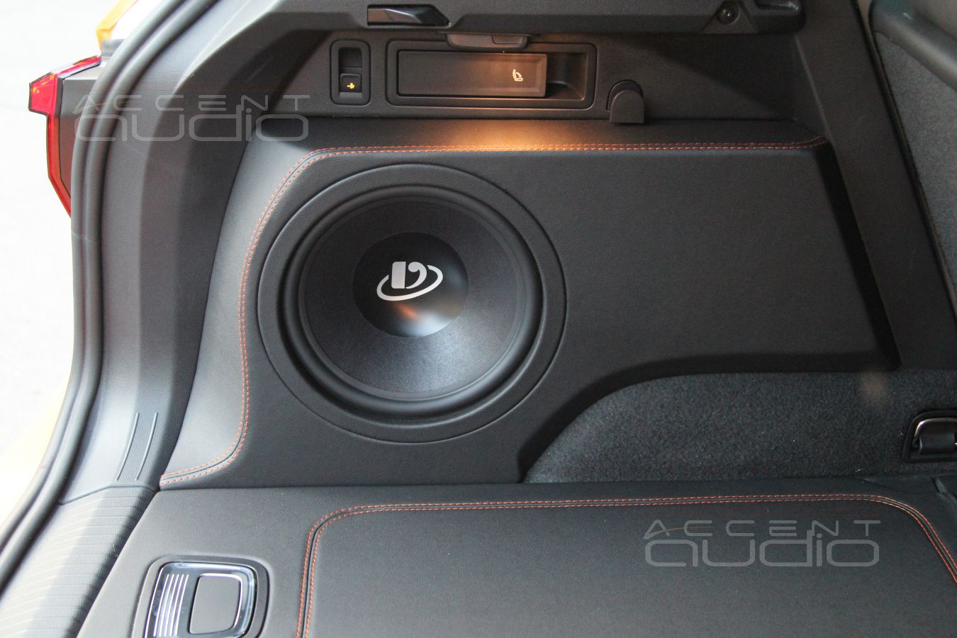 Фирменный сабвуфер с новой, оранжевой отстрочкой под Оранжевое настроение