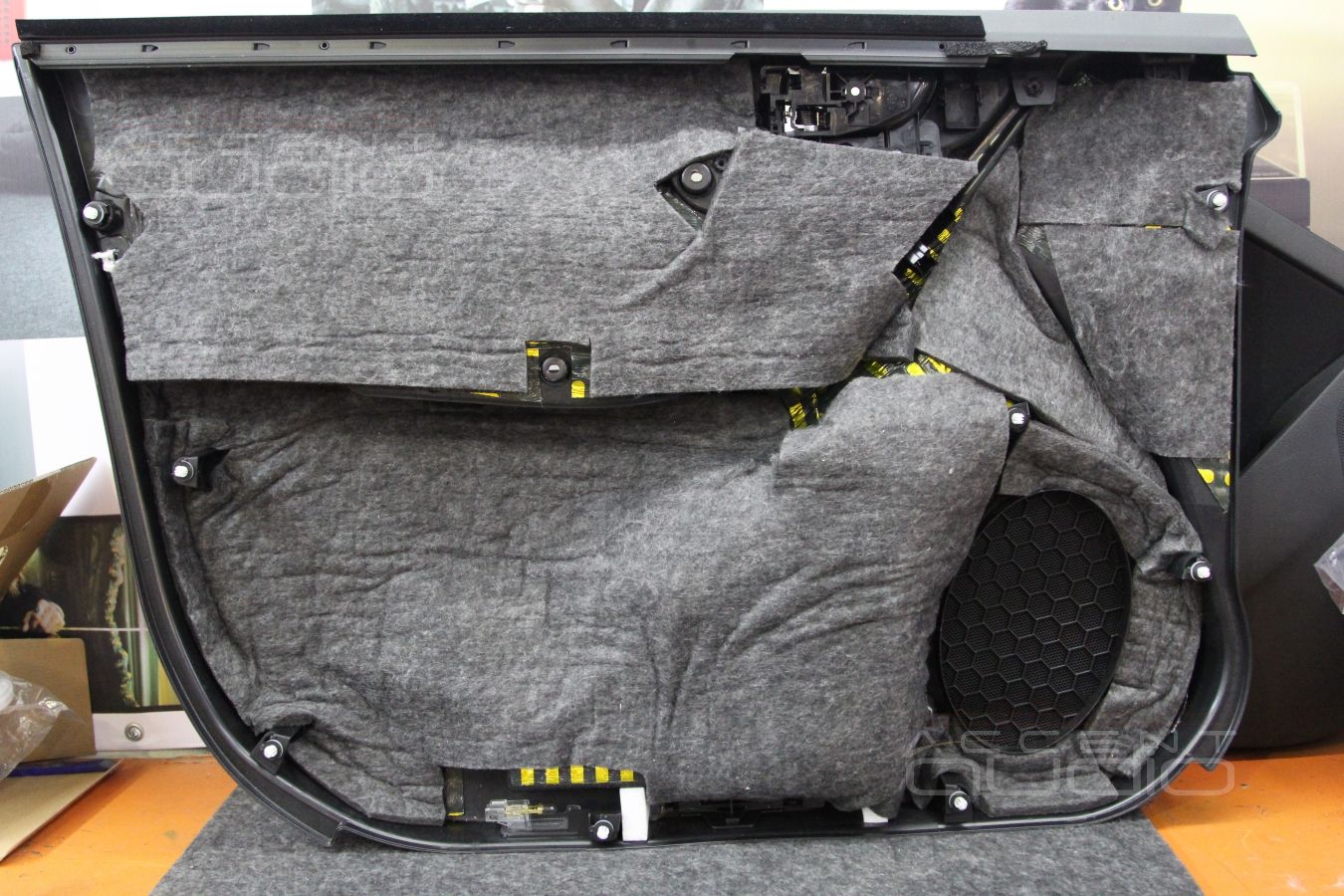 Шумоизоляция материалами STPGold new в Subaru Forester