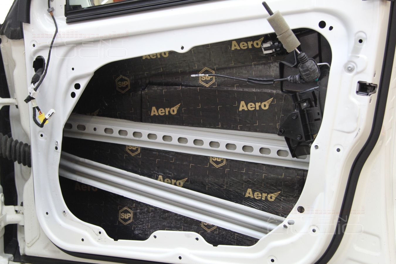 Шумоизоляция дверей Mercedes GLK