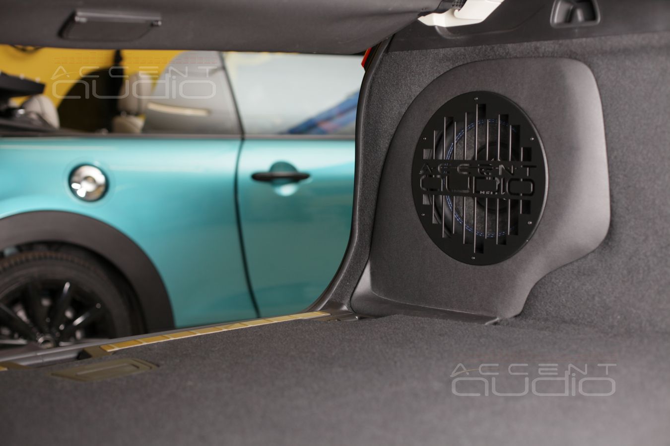 Настоящий сабвуфер-стелс специально для Volvo XC60 2019