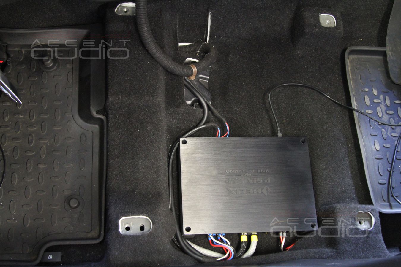 Установка Процессорного усилителя Helix PSix DSP MK2 в Mazda CX5