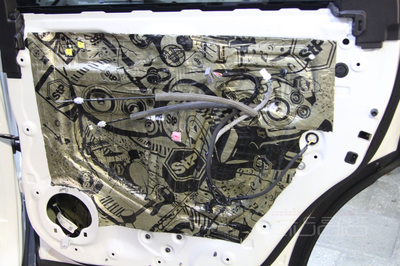 Шумоизоляция дверей Acura MDX