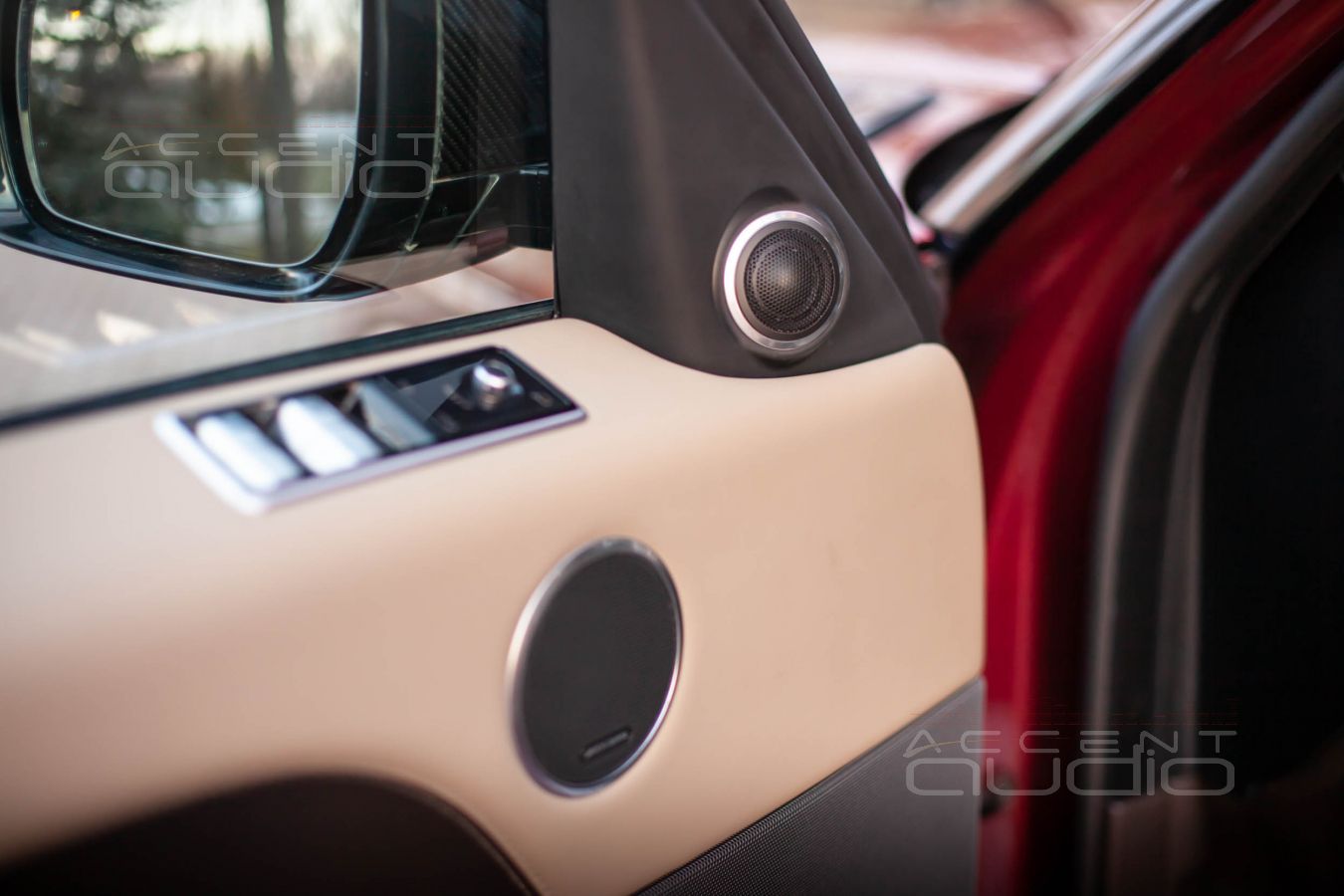 Твитеры Helix C1T в заводских местах Range Rover Sport