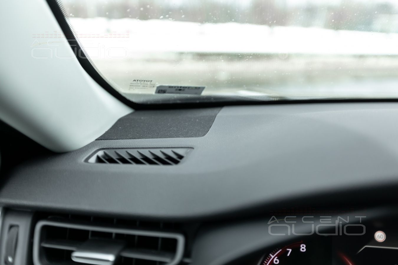 Установка среднечастотных динамиков штатно в нештатные места Toyota RAV4