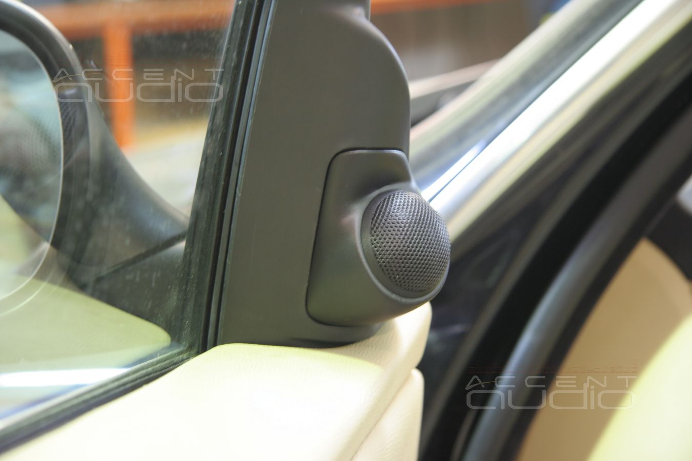 Установка твитеров AD в штатные места BMW 330i E90