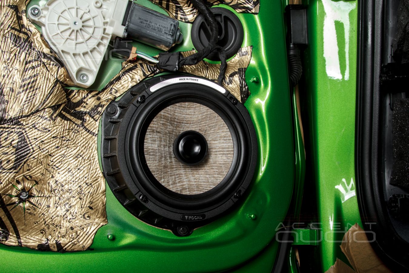 Коротко про тыловую акустику в Audi Q5