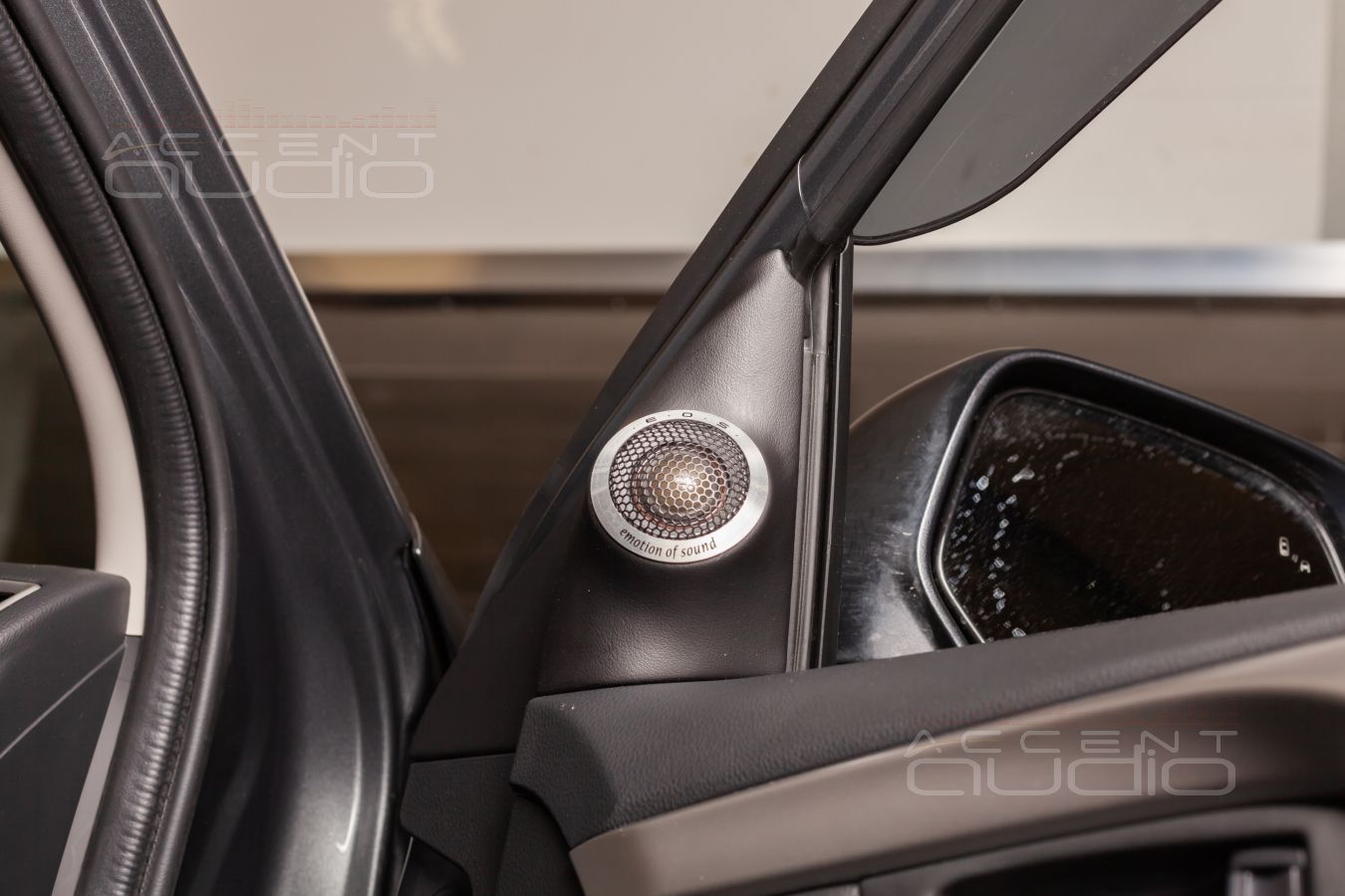 Подиумы под твитеры E.O.S вместо штатной пародии