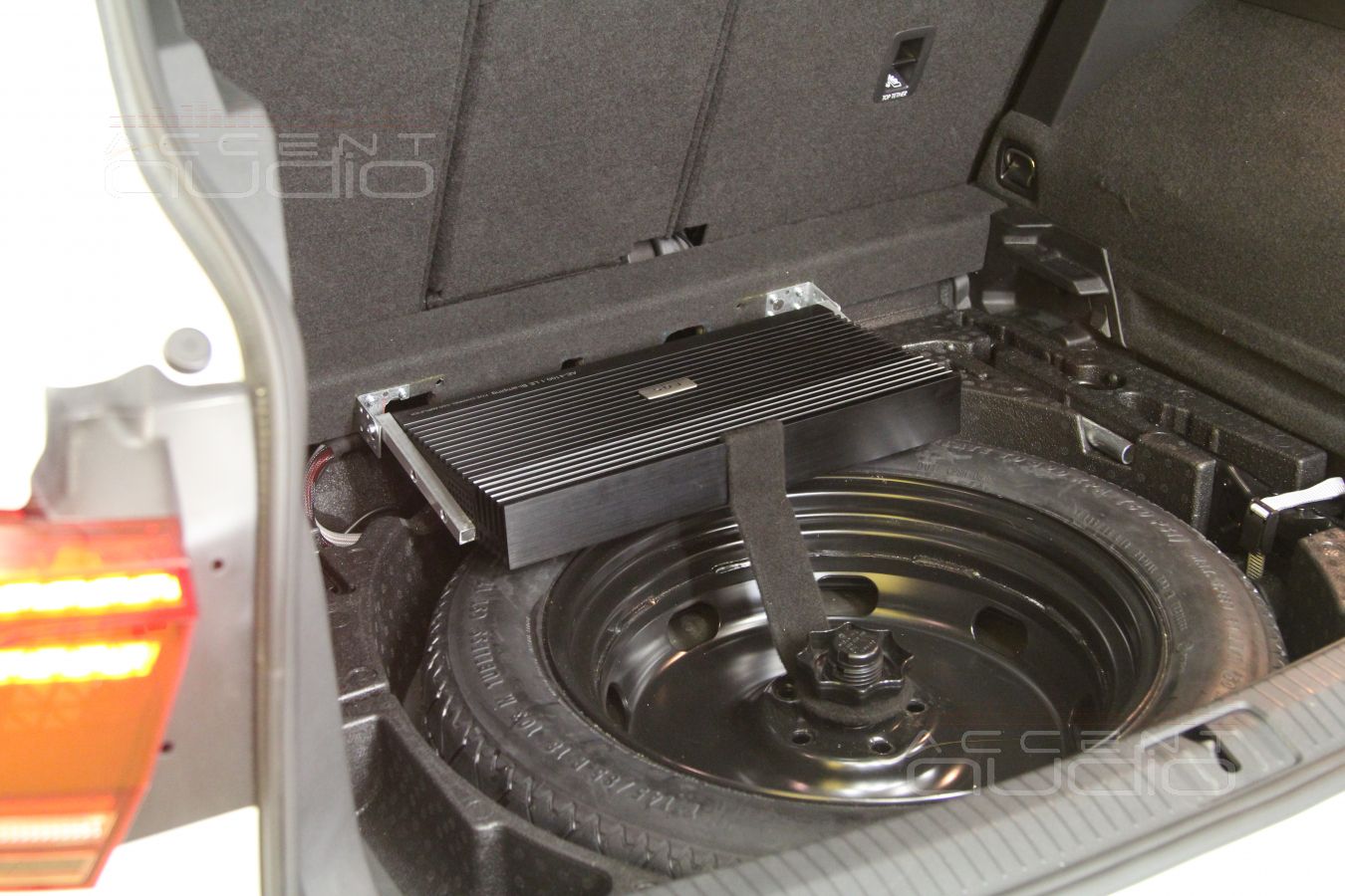 Интеграция пятиканального усилителя E.O.S в новом Volkswagen Tiguan