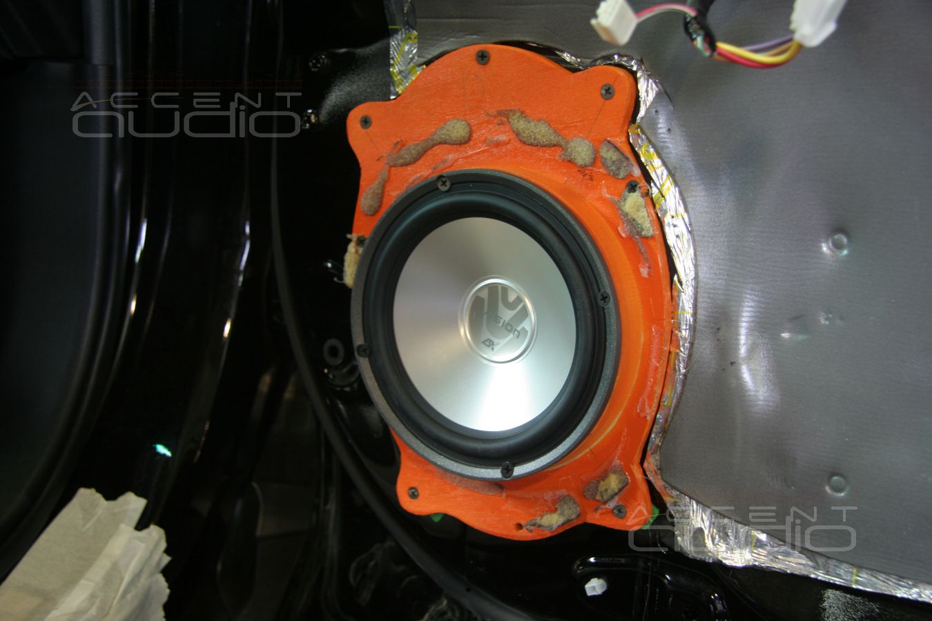 Шумоизоляция и аудиоподготовка Toyota Highlander