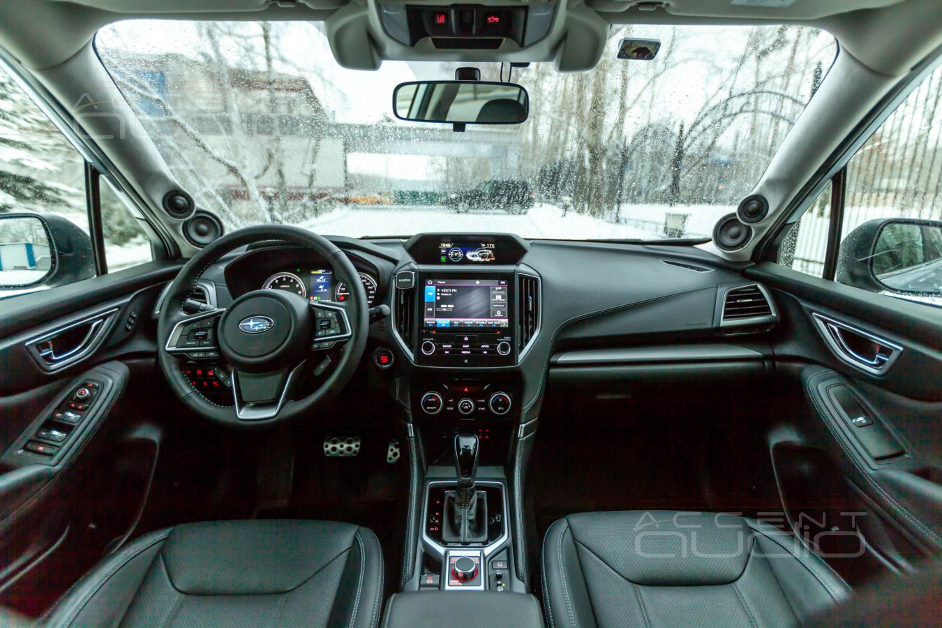 Установка твитеров и среднечастотников в Subaru Forester: правильные подиумы