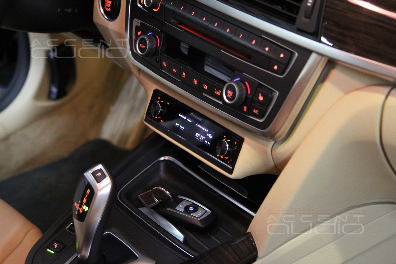 Установка Pioneer DEX-P99RS в BMW 30