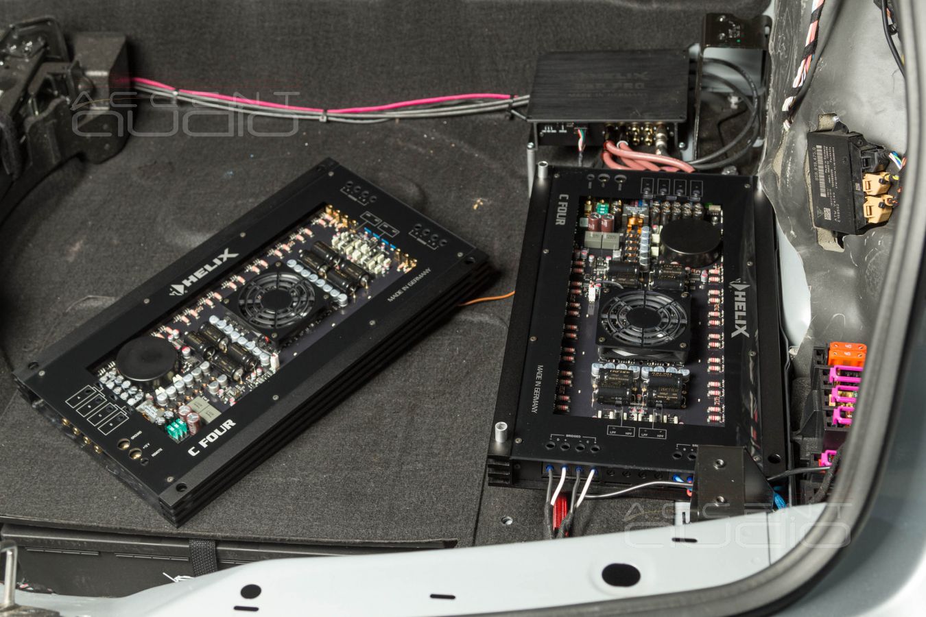 Выбор и монтаж усилителей AB класса в компактный Porsche Macan