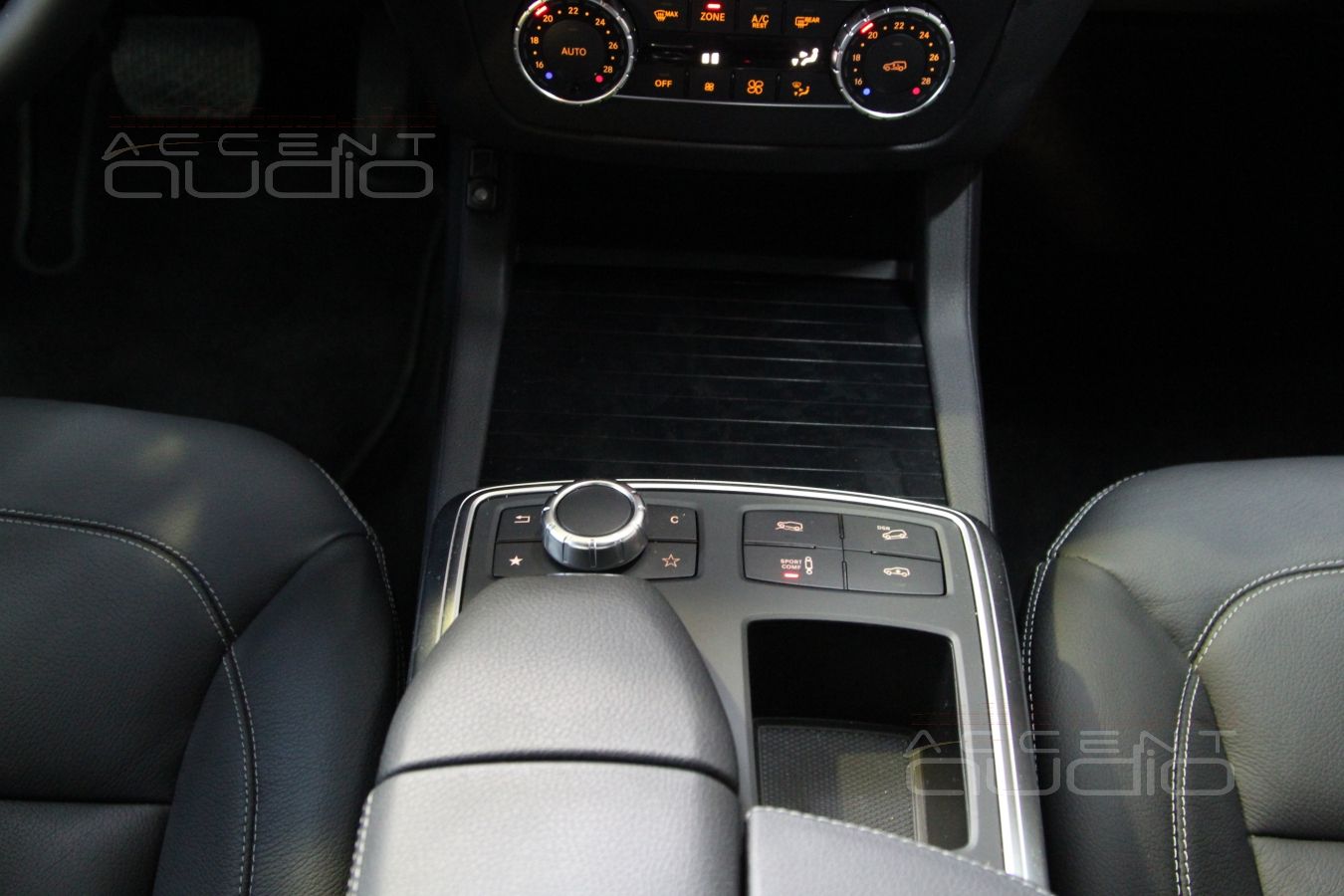 Управляющая панель Audison Bit Ten D в Mercedes-Benz GL