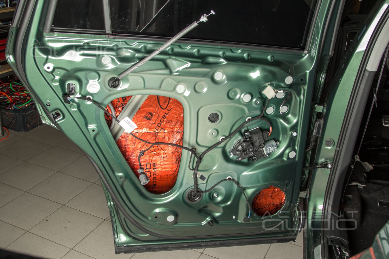 Шумоизоляция Skoda Kodiaq новыми материалами STP AEROCELL