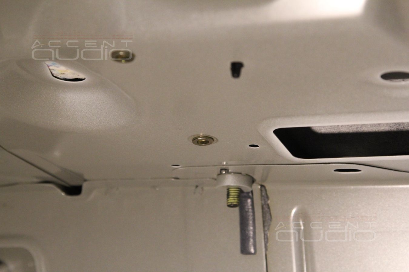 Технические моменты: штатная акустика, крепеж усилителя, Х-девайс