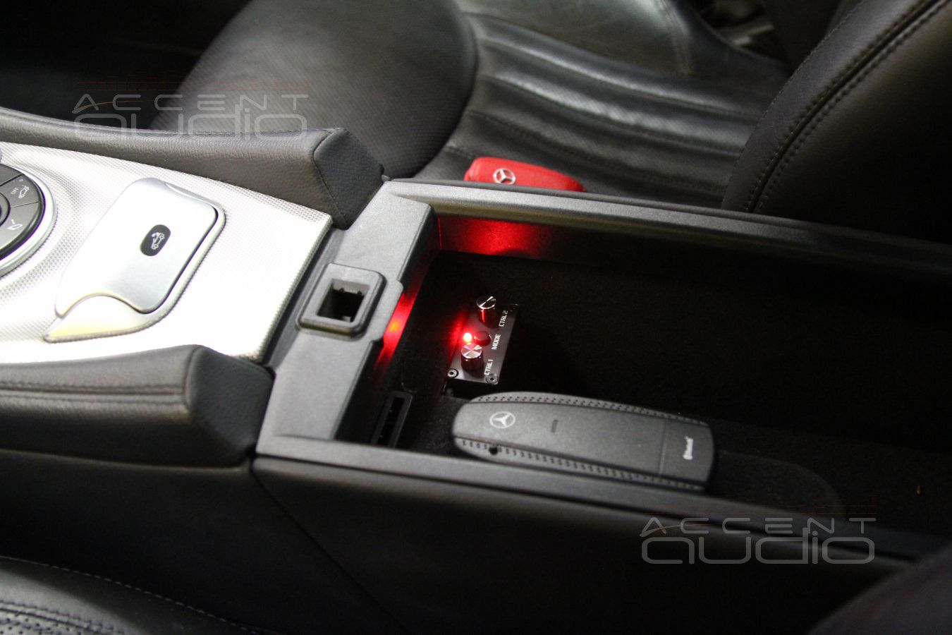 Установка усилителя в Mercedes-Benz SL350