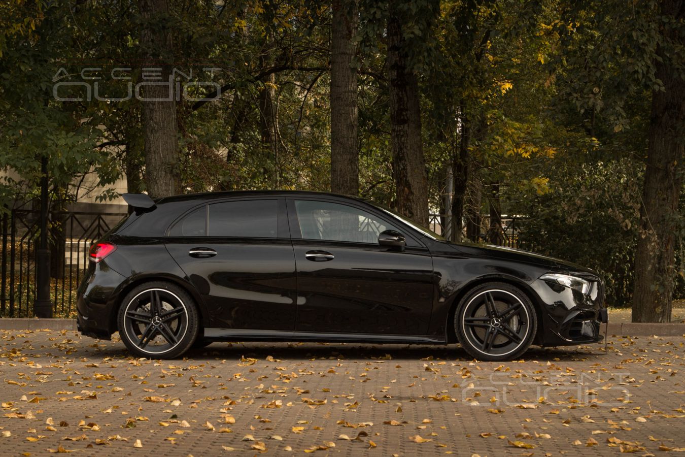 Бюджетная аудиосистема Accent-Audio 8 для Mercedes-Benz A 45