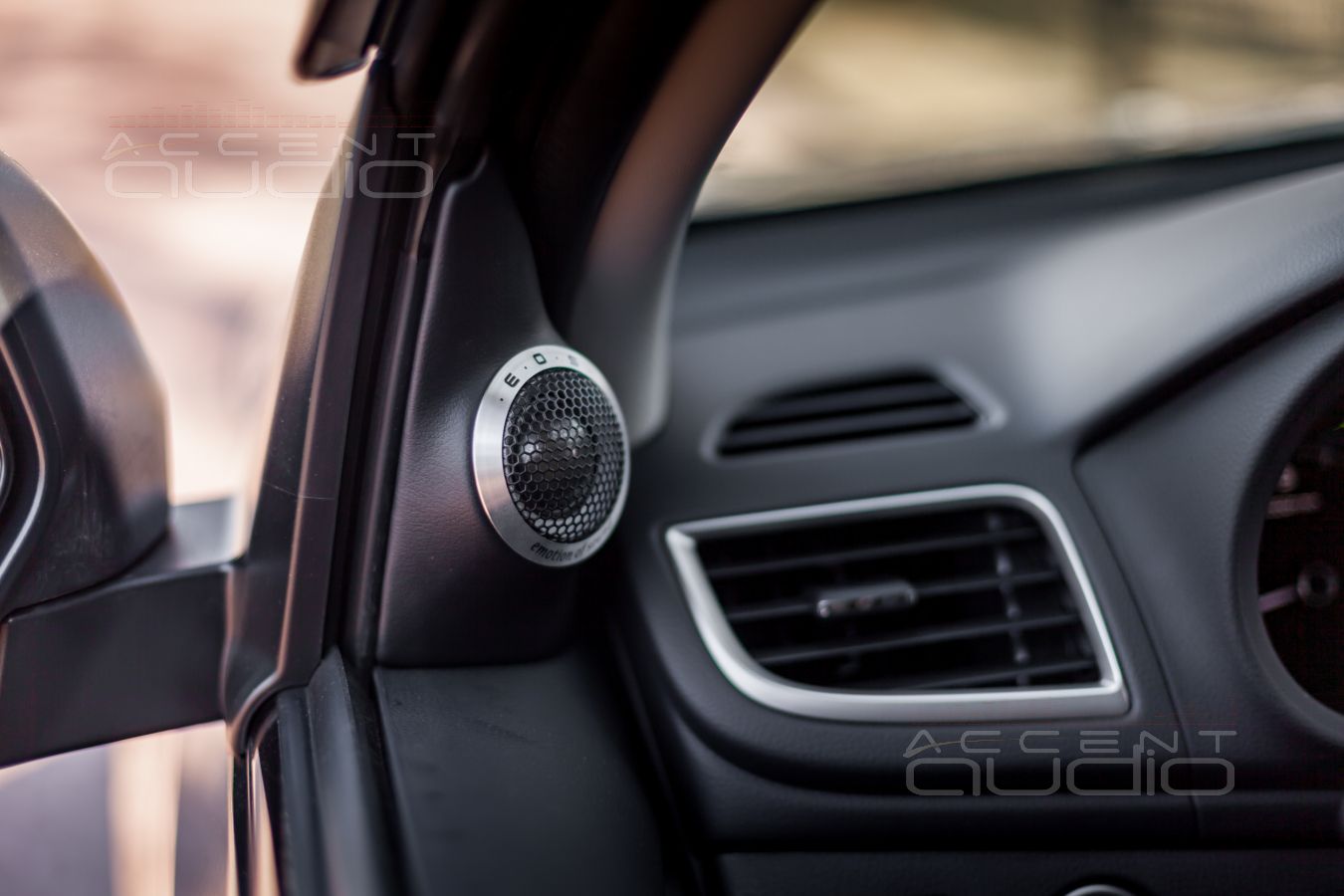 Подиумы под твитеры E.O.S вместо штатной пародии