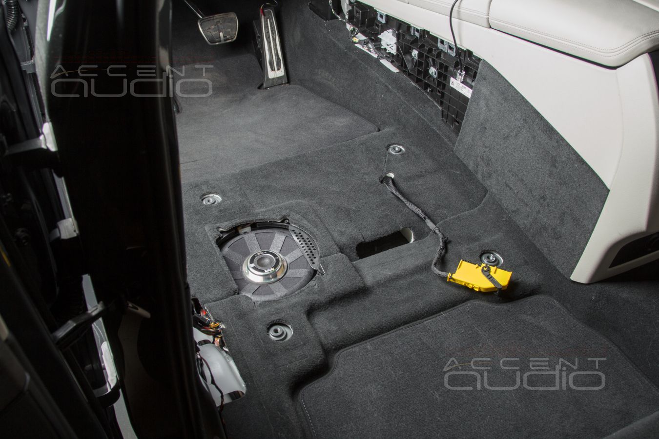 Подсидельные вуферы Eton B 195 Neo в BMW X6 III (G06)