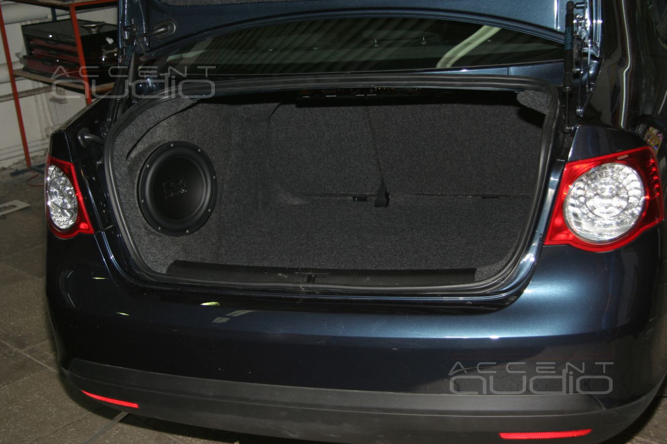 Особенности установки акустики в Volkswagen Jetta