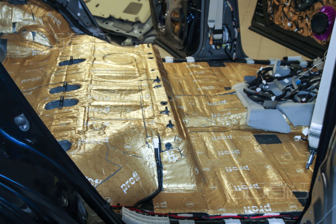 Шумоизоляция – необходимая процедура для любого Infiniti