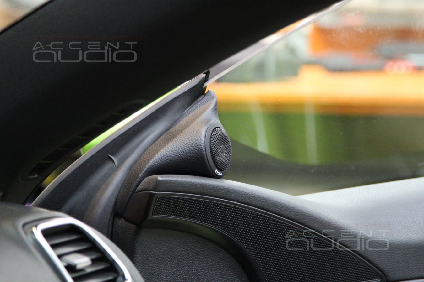 Подиумы под твитеры в Volkswagen Scirocco