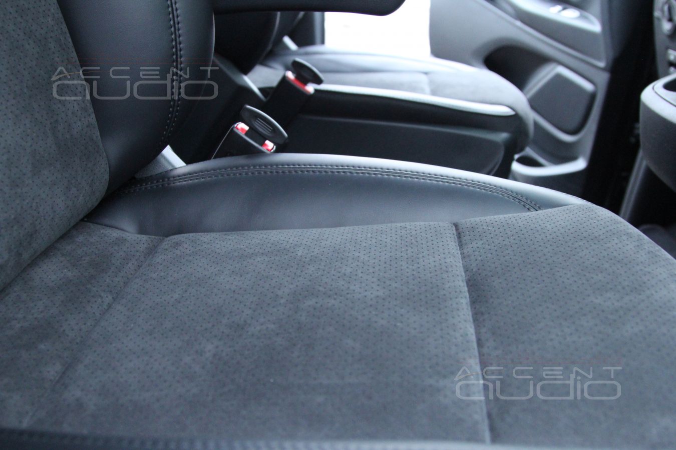 Перетяжка сидений – Alcantara 8230-9002S2