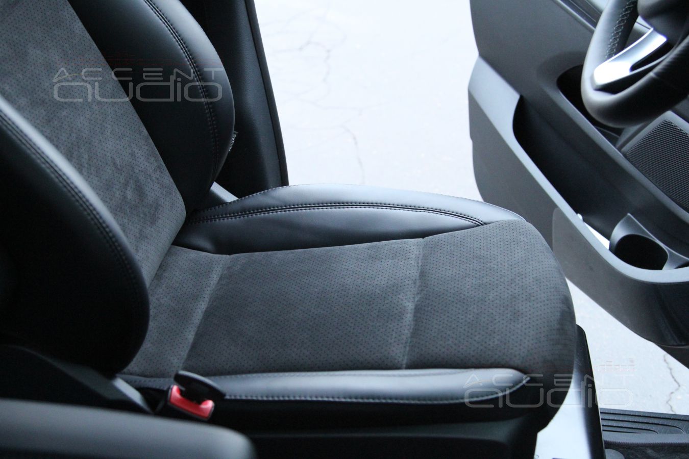 Перетяжка сидений – Alcantara 8230-9002S2