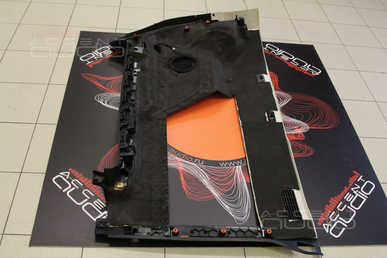 Шумоизоляция Mercedes Vito: пол и задние арки