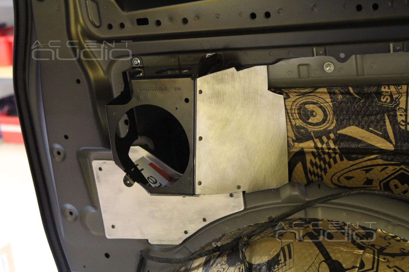 Тыловая акустика в Vito