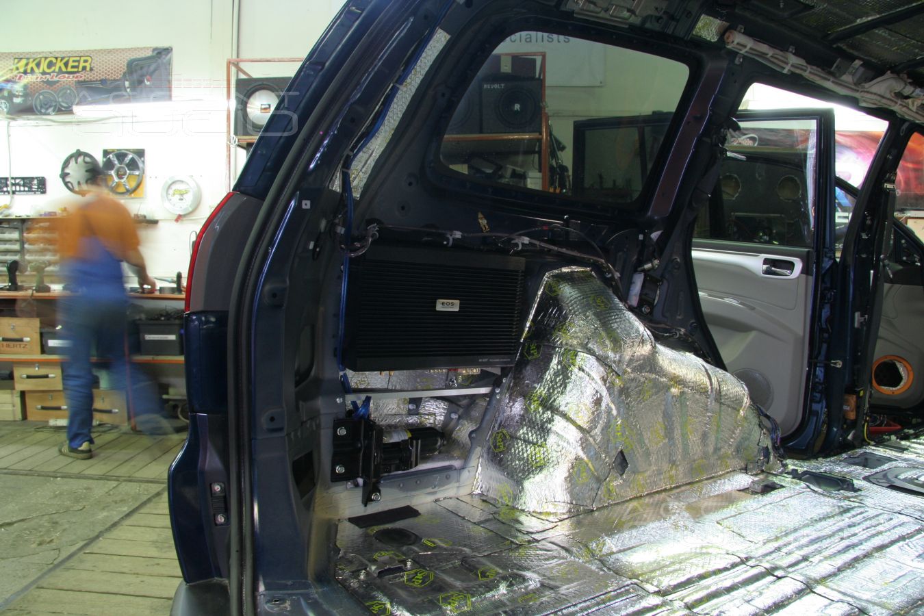 Установка усилителей в Mitsubishi Pajero Sport