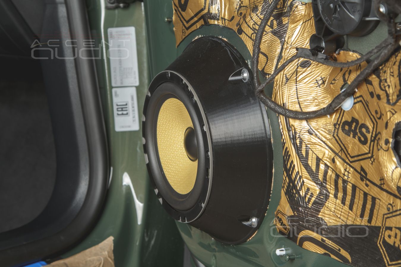 Аудиоподготовка дверей и установка новых мидбасов ESX VE6.2W mk2 в Audi A5