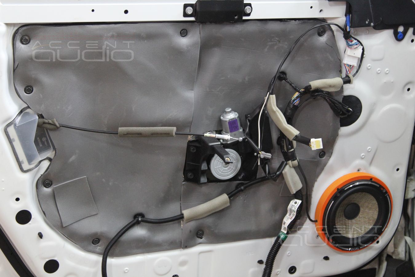 Мощный и красивый звук для Infiniti FX: дайте два !