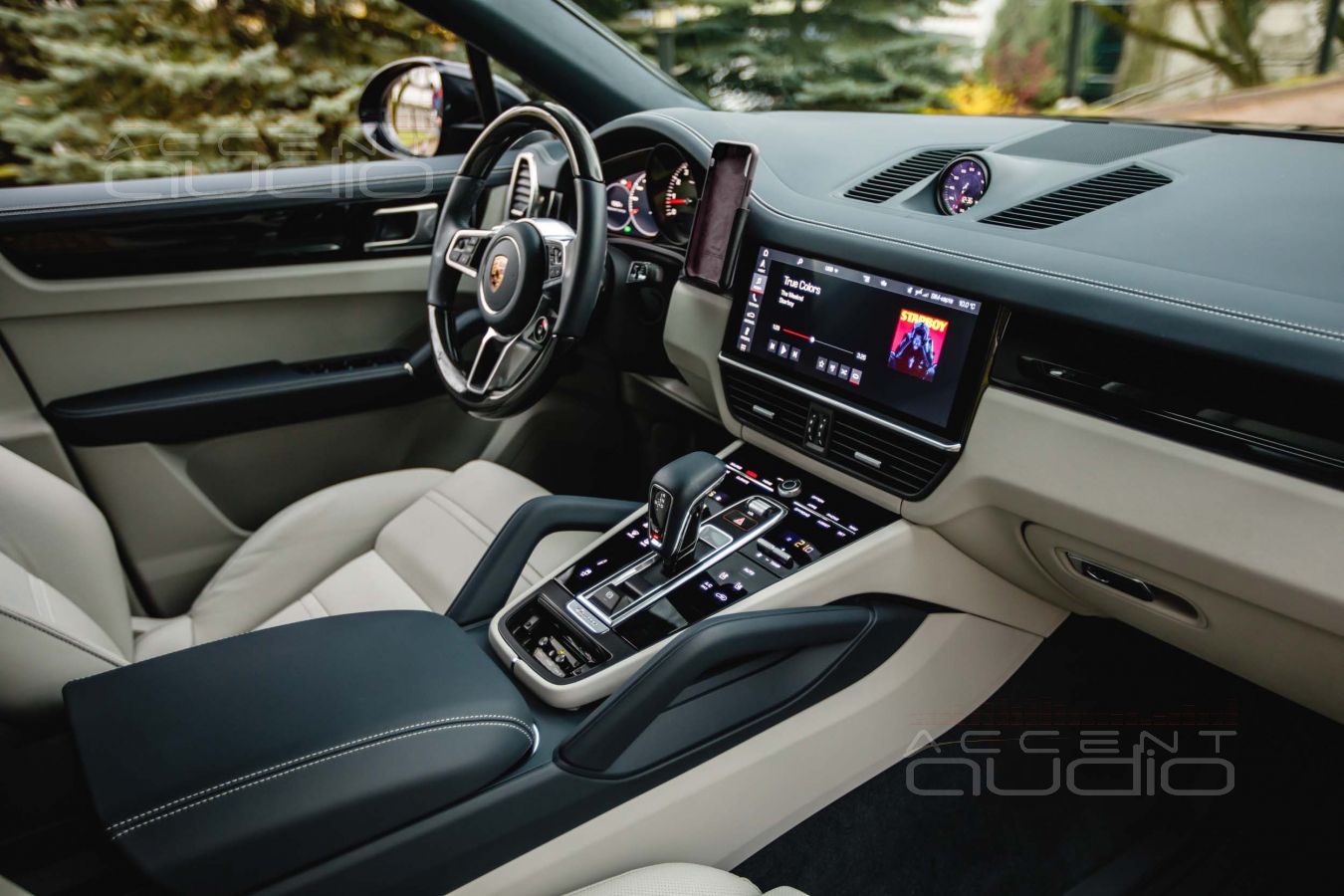 Крепление смартфона в Porsche Cayenne Coupe и его небольшой анонс