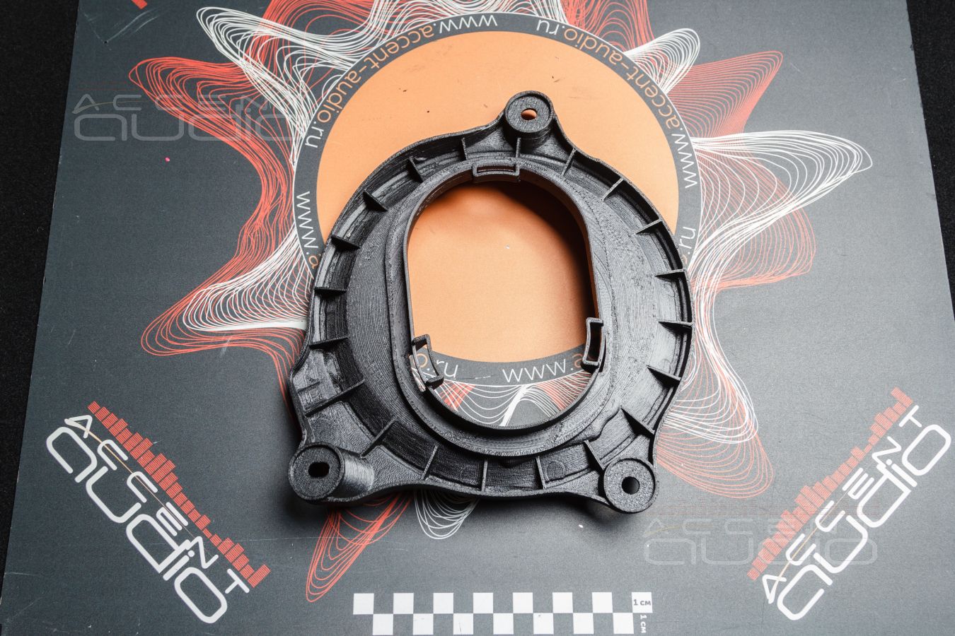 Комплект из двух подиумов для установки 165 мм мидбасовых излучателей в MB GLS 2019-2023.