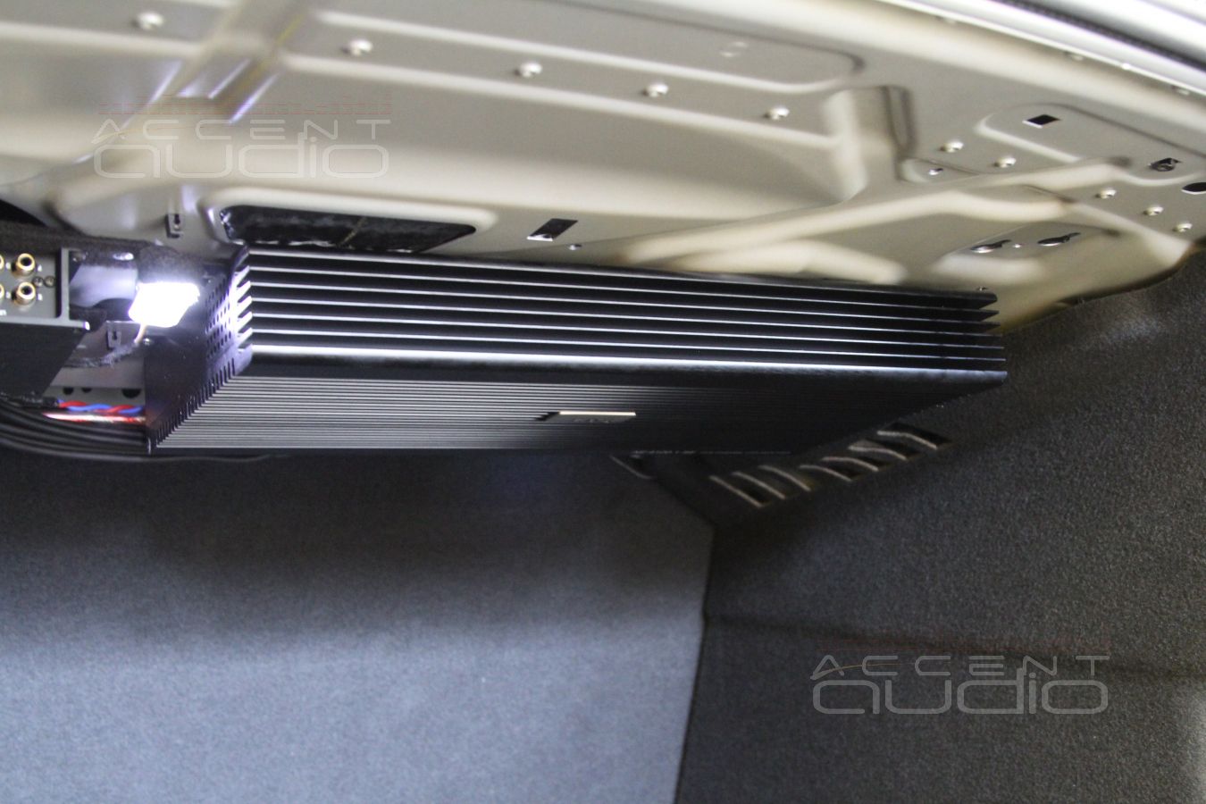 Установка усилителя и аудиопроцессора в Audi A6 2018 года