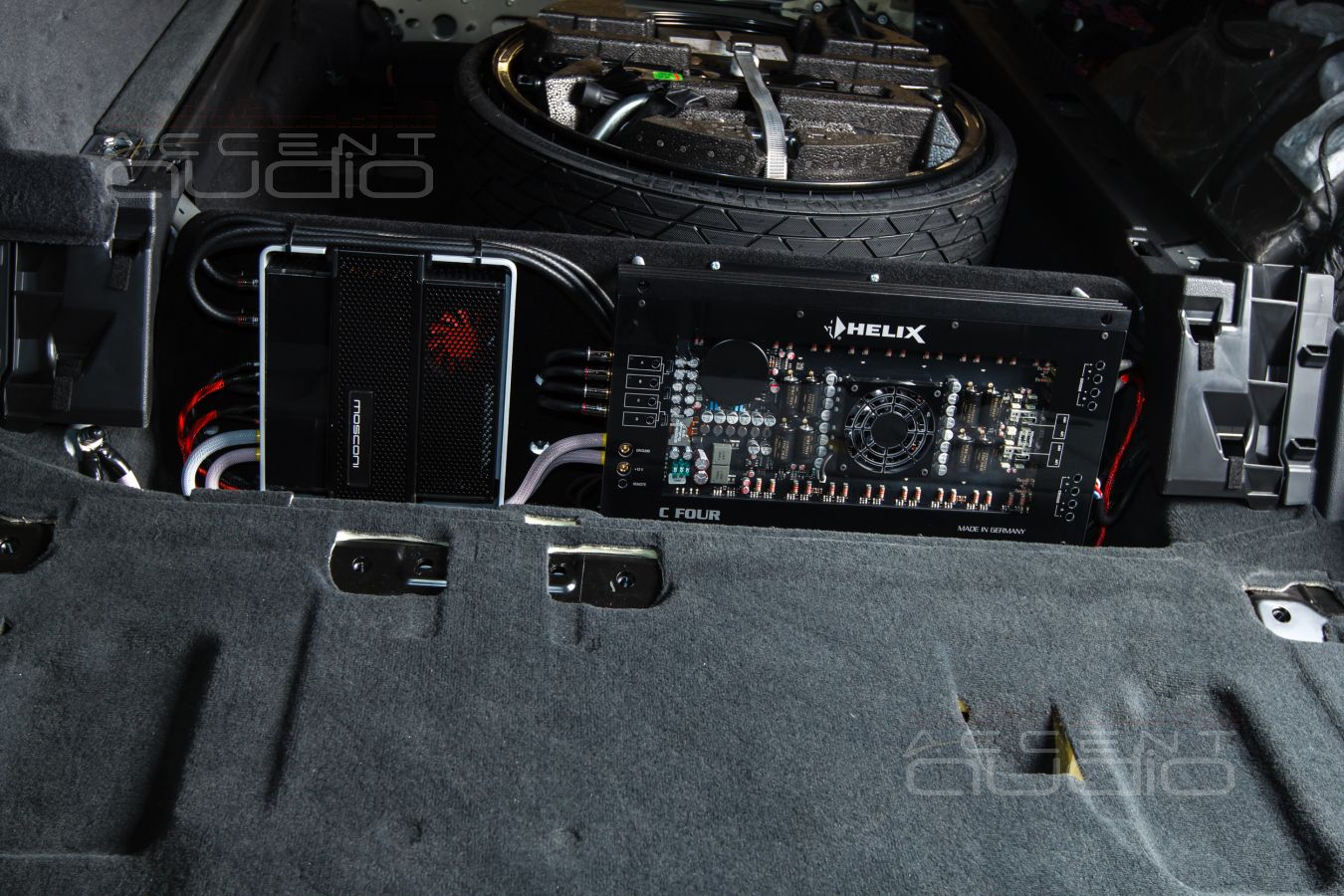 Установка усилителей и аудиопроцессора в Audi Q8