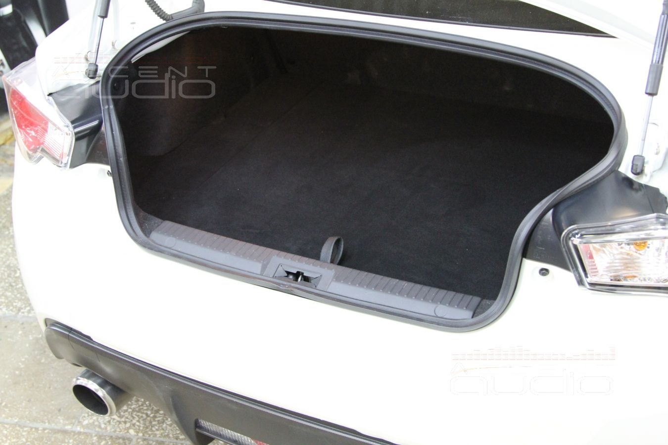 Новый пол в багажном отсеке Toyota GT86